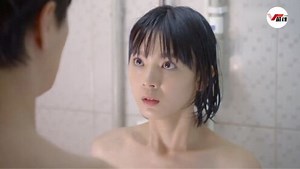 女孩第一次进公共浴室洗澡！却误入了男生澡堂！尴尬死了尬到家了