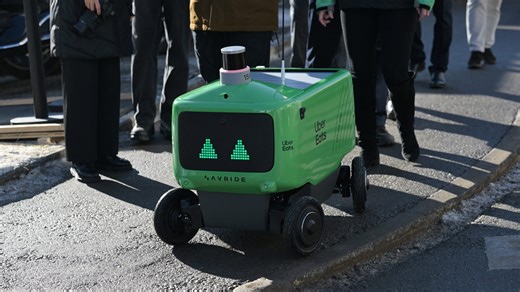 Uber Eats robot gets hostile greeting on the streets of Philadelphia