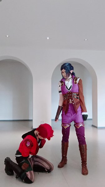 Vi called her cupcake again in season 2! Already soooo excited for the seasons finale!!! @▪️Katsu▪️ as my partner in crime 💜 #arcane #arcanecosplay #leagueoflegends #arcane2 #cupcake #caitxvi #violyn #caitlyn #vi #caitlyncosplay #vicosplay #animefestivalkassel #caitlynxvi