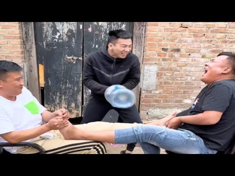 “Tickle Feet Challenge Gone Hilariously Wrong! 😆 HUGE Water Bottle Punishment