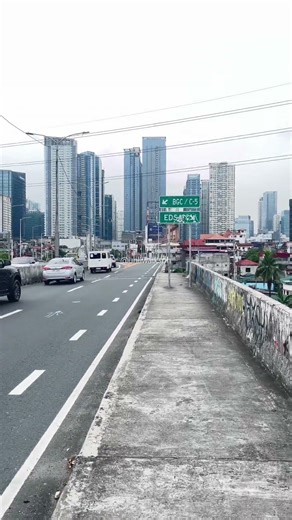 Kalayaan Bridge, nakakalula, katakot ata maglakad dito pag gabi baka may manulak 😂