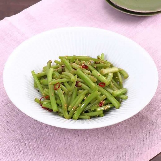 シャキシャキ食感♪ 芋づるのきんぴらのレシピ動画・作り方 | デリッシュキッチン
