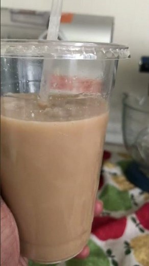 100 Pack 16 oz Clear Plastic Cups with Lids and Straws