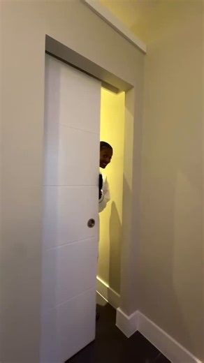 Ice Health Cryotherapy on Instagram: "The best way to boost your health by using contrast temperatures . The lower the skin temperature, the better results but to manage those -188c or -196C, the cold has got to be super dry, no humidity at all, whether it’s heat or cold Prevention is the key! 💪 Come and try our Contrast Cryo (+75C to -196C in 5min) which is much easier than ice bath due to dryness 😘 WE HELP YOUR BODY HELP ITSELF 💫 #icehealthcryotherapy #immunitybooster #metabolism #highstree