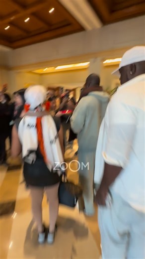 Welcome to Mayanagri ❤️ Akon. Can’t wait to see you set the stage on fire at the Mumbai concert. akon mumbai concert, akon in india, akon mayanagri visit, akon mumbai performance, akon live show india #akon | Zoom TV