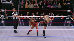 Julia Hart gaining the control back in this main event! Watch #AEWRampage LIVE on TNT! | All Elite Wrestling