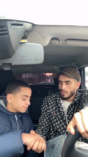 Oussama_TB ❤️ on Instagram: "Khali abonnés newaslo 100k 👇😍❤️"
