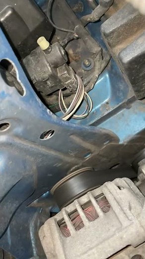 Renault Clio maakt raar geluid stationeer