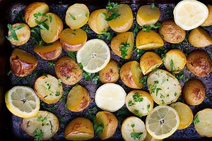 5.9K views · 23 reactions | These Greek potatoes are the best roasted potatoes you’ve ever had. Give the good old roasted potatoes a Mediterranean twist by making Greek style potatoes with garlic, herbs and lots of lemon! https://www.unicornsinthekitchen.com/greek-potatoes-oven-roasted/ | Unicorns in the Kitchen | Facebook