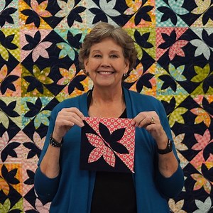 This Friday's tutorial is a "bunch" of fun so take a sneak peek at Jenny's latest quilt bouquet! If you missed Maureen's visit to Missouri Star, check it out here: https://www.youtube.com/watch?v=bXfT_uETCuE | Quilting Deals - Missouri Star Quilt Co