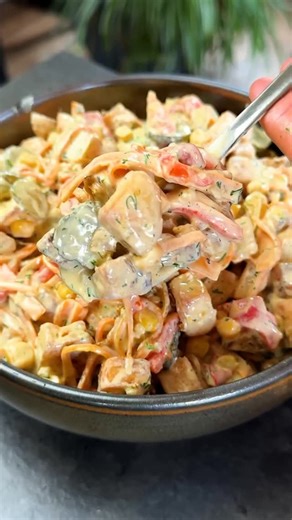 Delicious Healthy Food on Instagram: "Fried Potato Salad🤤 (via: @fresh_fit_food) Irresistible right? And only 12g of fat!🔥 This recipe is an absolute banger! Crispy and creamy, the sauce is just insane and there’s no word to describe those potatoes ! Serve it with some chicken or any protein you like to reach your proteins and, enjoy! ✨ Calories : 366kcal Protein : 10g Carbs : 57g Fat : 12g"