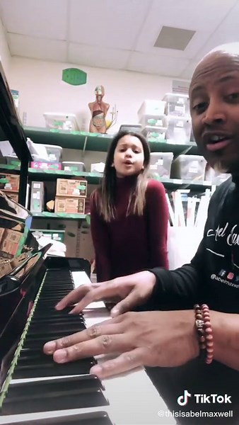 #abelmaxwell #music #vibes #fyp #pourtoi #inspiration #foryoupage #piano #voice #kids