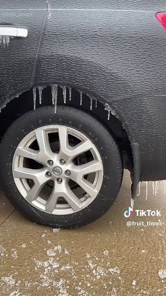 The comfort of stepping on ice #satisfying #asmr #ice #snow #fyp #oddlysatisfying