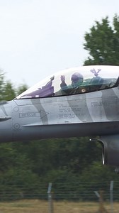 662K views · 12K reactions | F-16 Tiger Demo Team Poland What a dude. What a jet. What a team #f16tiger The Royal International Air Tattoo #viper #tiger #RIAT2025 | Turn 'n' Burn | Facebook