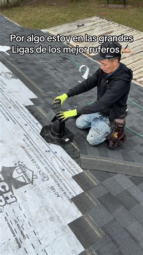 No olvides que aquí con migo aprenderás mucho de los techos soy el mejor rufero #roofing #ruferos💯 #josueroofing #construction #roofinglife
