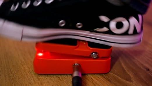 Donner Vowel wah pedal demo