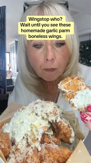 Easy Garlic Parmesan Boneless Wings recipe 🤍 Crispy chicken bites coated in garlic butter, parmesan and seasoning. Better than takeaway and so easy to make at home. Perfect game day food, rugby six nations,comfort food recipe, chicken wing recipe and easy dinner idea.@diggersfoods @EUROSPAR NI #wingstop #garlicparmesan #wings #lunchidea #moneysaving