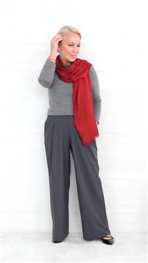 🎄Holiday Dress Codes DECODED: Holiday Casual Chic 💬 Say CHIC for a link. Let’s make sure you aren’t overdressed for that holiday party… or worse—UNDERDRESSED. ✨ We are decoding holiday dress codes this week and today we’re talking about Holiday Casual Chic. 🏙️ This is for work dinners, neighborhood parties, or events where jeans feel too relaxed but a dress feels too much. 💫 Holiday Casual Chic is elevated everyday dressing with ONE intentional festive touch. 🧵 Think luxe neutrals, clean li