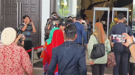 Datin Seri Rosmah Mansor turut hadir di Kompleks Mahkamah Kuala Lumpur bagi mendengar keputusan Titah Adendum terhadap suaminya, Datuk Seri Najib Tun Razak pada pagi ini. | Utusan Online
