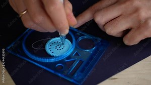 Drawing the spirals using spirograph, Endless pattern