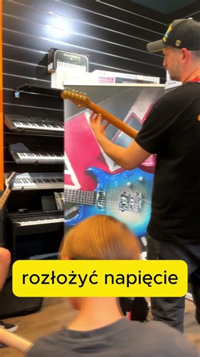 Co zrobić z kciukiem na gryfie?