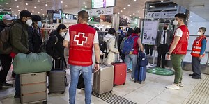 Queues and confusion as Barcelona's Ukrainian refugee centre opens