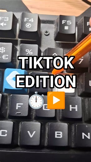 #customising MY #keyboard #TIKTOK EDITION #art #custom #drawing #posca #keys #shorts