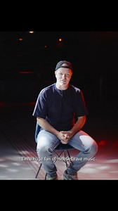 INTERVIEW | DJ Promo over zijn 9 uur durende set op de Hemkade: “Je krijgt de volledige Promo-ervaring – van rauw en duister tot emotioneel en harder.” 🎧 Hoe ziet zo’n lange set eruit? Wie neemt hij mee en waarom juist hén? Promo geeft een uniek inkijkje in zijn voorbereiding op deze All Day Long sessie op 27 september. Eén ding is zeker: dit wordt geen gewone avond, maar een muzikale reis door zijn carrière – samen met een paar bijzondere gasten. | Promo