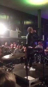 Hier kommt für euch das Video vom gestrigen Auftritt mit der Wolf Codera | SESSION POSSIBLE ! Eine tolle Band, wahnsinnig dankbares und tolles Publikum! Solingen, ihr habt sowas von gerockt! Danke von Herzen und an alle Beteiligten; ich hoffe wir sehen uns bald! Sarah Smith Music,Sven West ...🤘🏻󾮖󾭞 Sascha | Sascha Miskovic