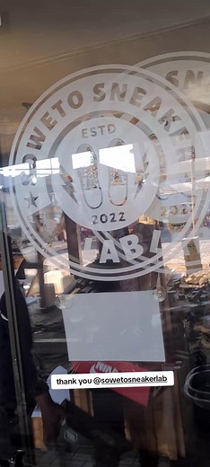 Samthing Soweto Performs Amalangwa Awafani | Soweto Sneaker Lab