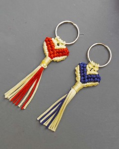 18K views · 193 reactions | Gift Key chain || Valentine's gift DIY Macrame Keychain Handmade | Arts&Crafts | Facebook
