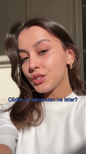 Senin cildin bi serumdan ne ister? 💙 Ben cevabı buldum! #oserumbuserum La Roche-Posay Hyalu B5 Serum! 💙 #larocheposay #hyalub5serum #işbirliği