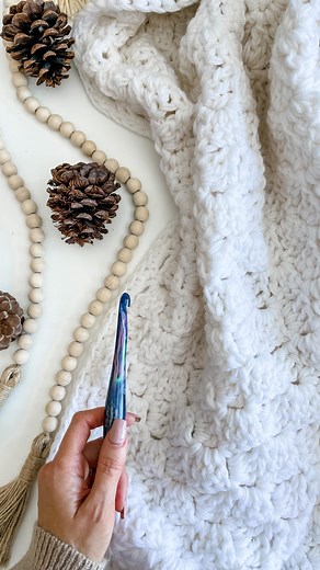 Michelle Moore | Learn how to make a corner to corner blanket effortlessly with the Easy Modern C2C Blanket . Free pattern in my blog with video tutorial... | Instagram