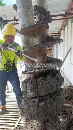 Life as a Lineman: Challenges and Triumphs