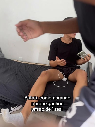 Os vídeos de o que o batata está fazendo (@o.que.o.batata.esta.fzd) com farmei aura na escola - cadx