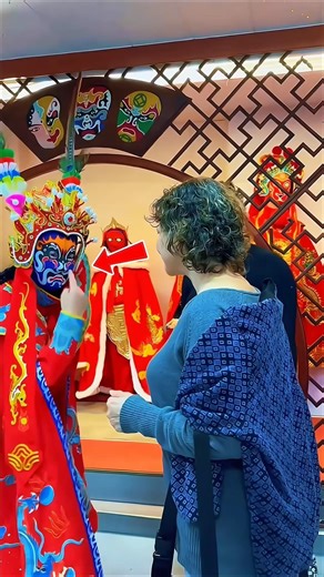 The Secret Behind Instant Face-Changing Performances 😲#shorts