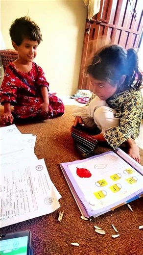 Cute Kids Learning Arabic/Urdu Alphabet at Home!