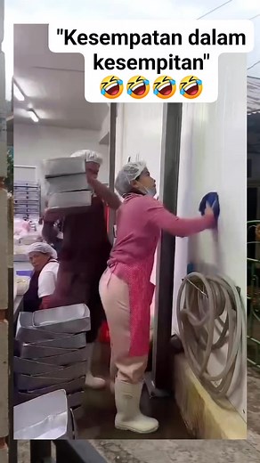 1.4M views · 10K reactions | #videongakak #senoputrabungsu #fyp | Seno Putra Bungsu | Facebook