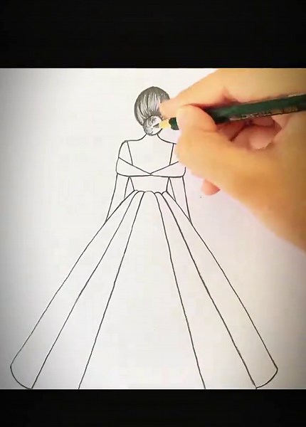 Easy Step-by-Step Tutorial on Drawing a Backside Girl