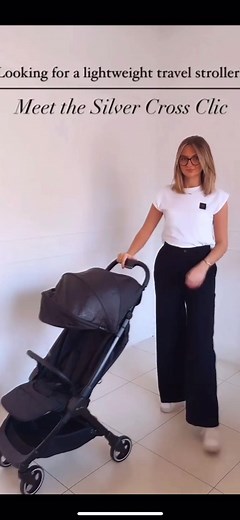 Unfolding the Silver Cross Clic Stroller in One Second