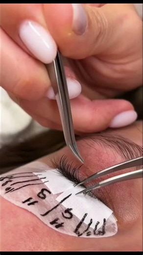 How to Apply Eyelash Extensions？