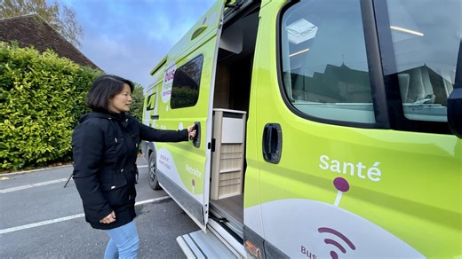 Le Bus France services s’arrête désormais à Sézanne pour accompagner les habitants