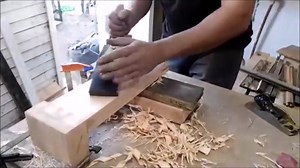 手动工具做木工桌HANDTOOLS ONLY -WORKBENCH)