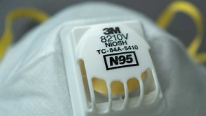 Is it time to start wearing masks again? Here's what doctors have to say