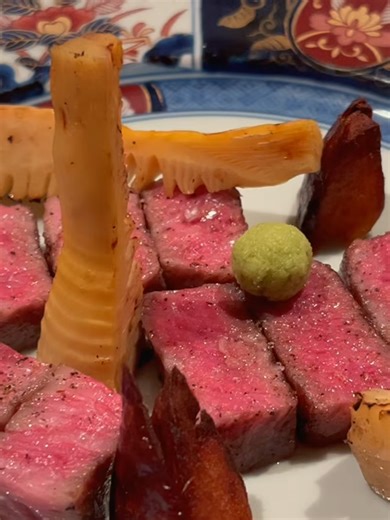 生まれて初めての居酒屋で外国人が日本食を食べまくる【和牛,もつ鍋,本鮪,煮付け,安納芋etc...】 #06