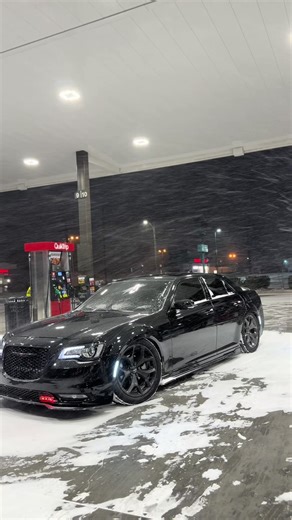 Chrysler 300S Review and Features