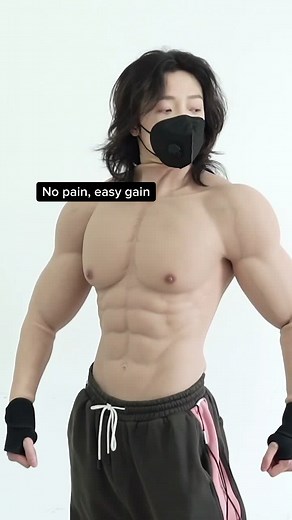 Perfect to hide those lockdown extra pounds 😆 (🎥: Ruptly) #muscles #bodysuit #8pack #fit #abs #gym #fitness #fakemuscles #gain