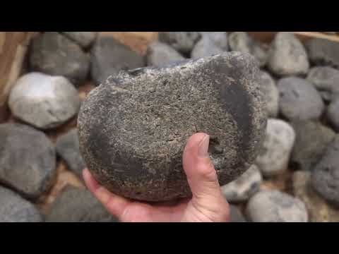 Agates and petrified wood found at the Yellowstone River