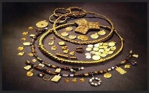 4.4K views · 31 reactions | The moment of finding one of the world's rare treasures | Treasure Hunter | Facebook