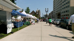 Lansing’s farmers market celebrates 20 years on Capitol lawn